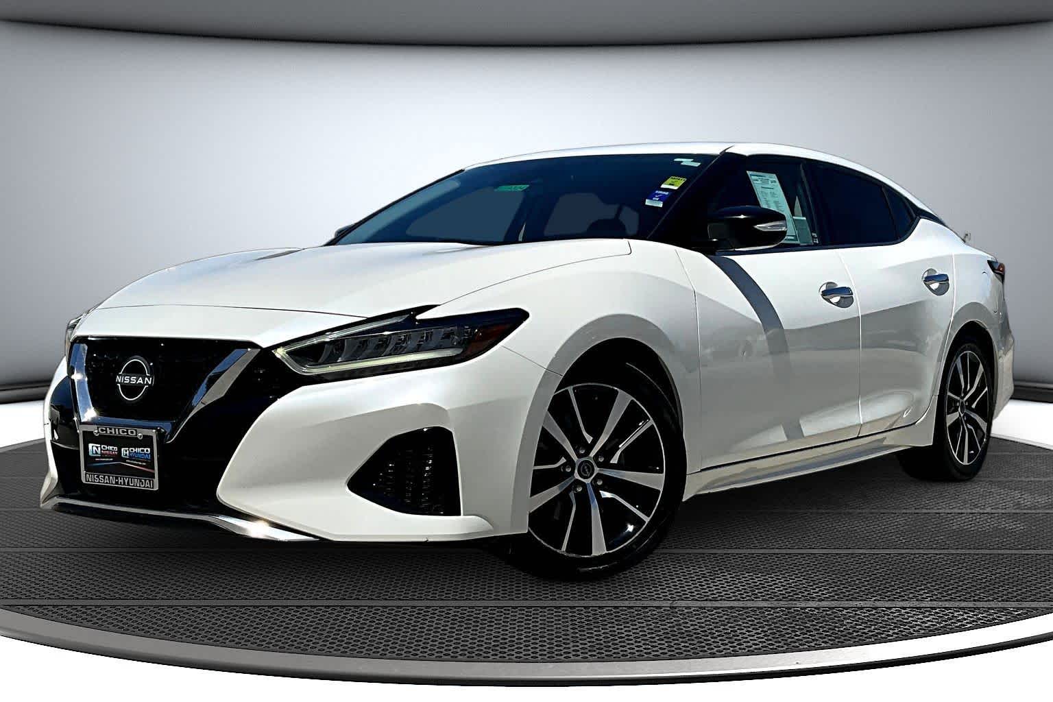 2023 Nissan Maxima SV's photo