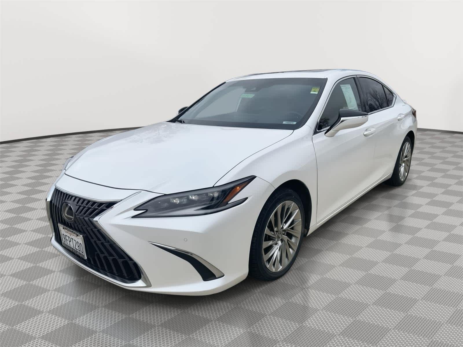 2023 Lexus ES Luxury