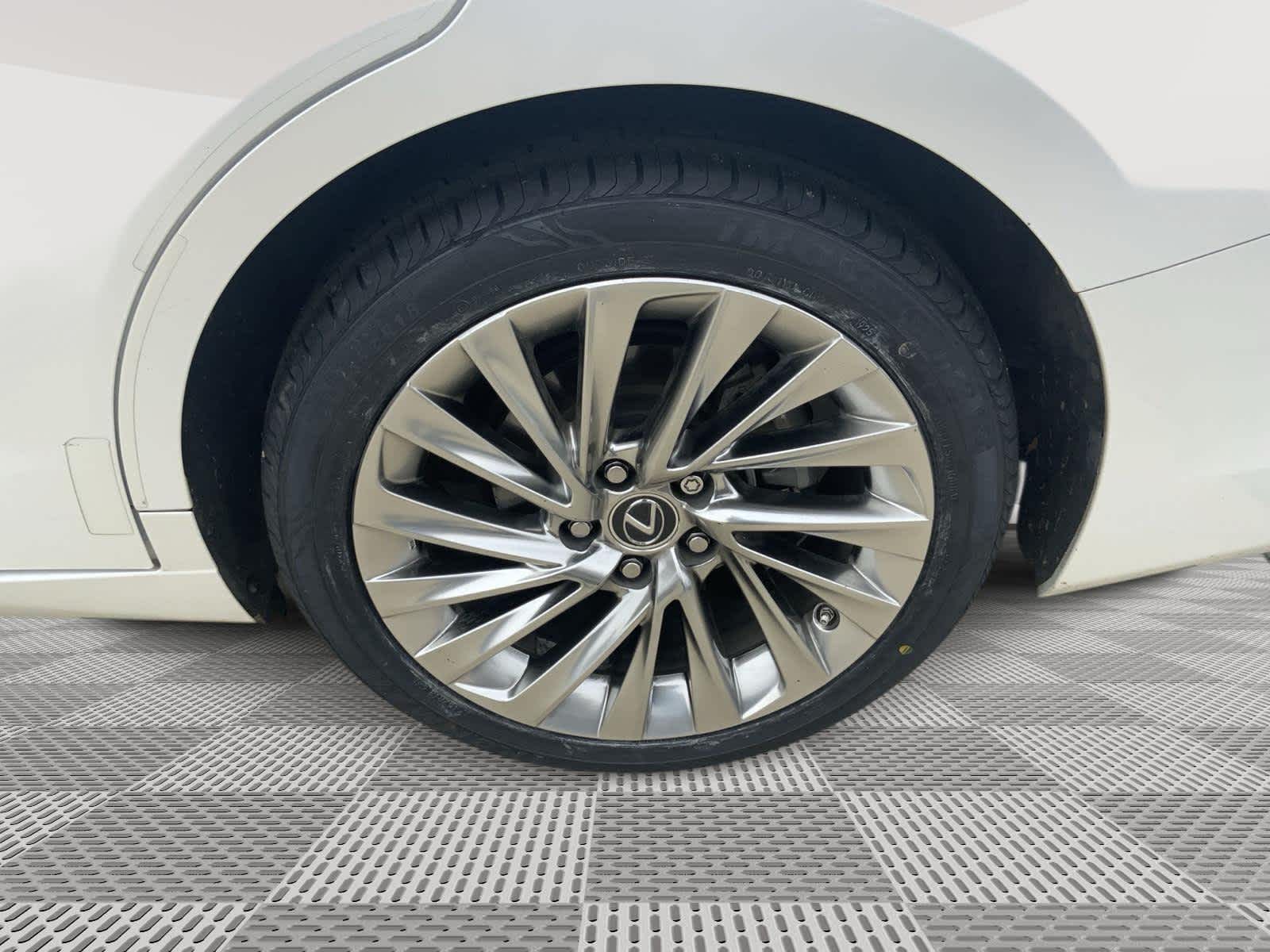 2023 Lexus ES Luxury