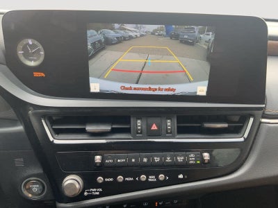 2023 Lexus ES Luxury