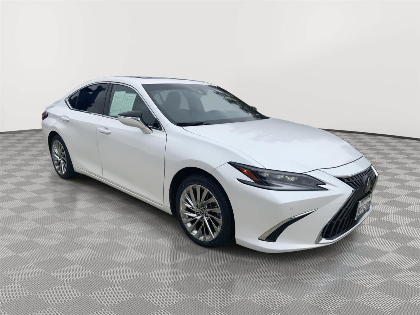 2023 Lexus ES Luxury