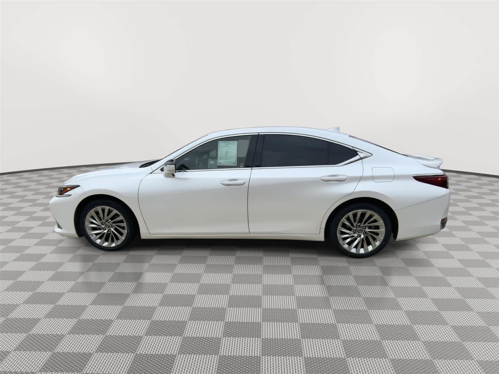 2023 Lexus ES Luxury