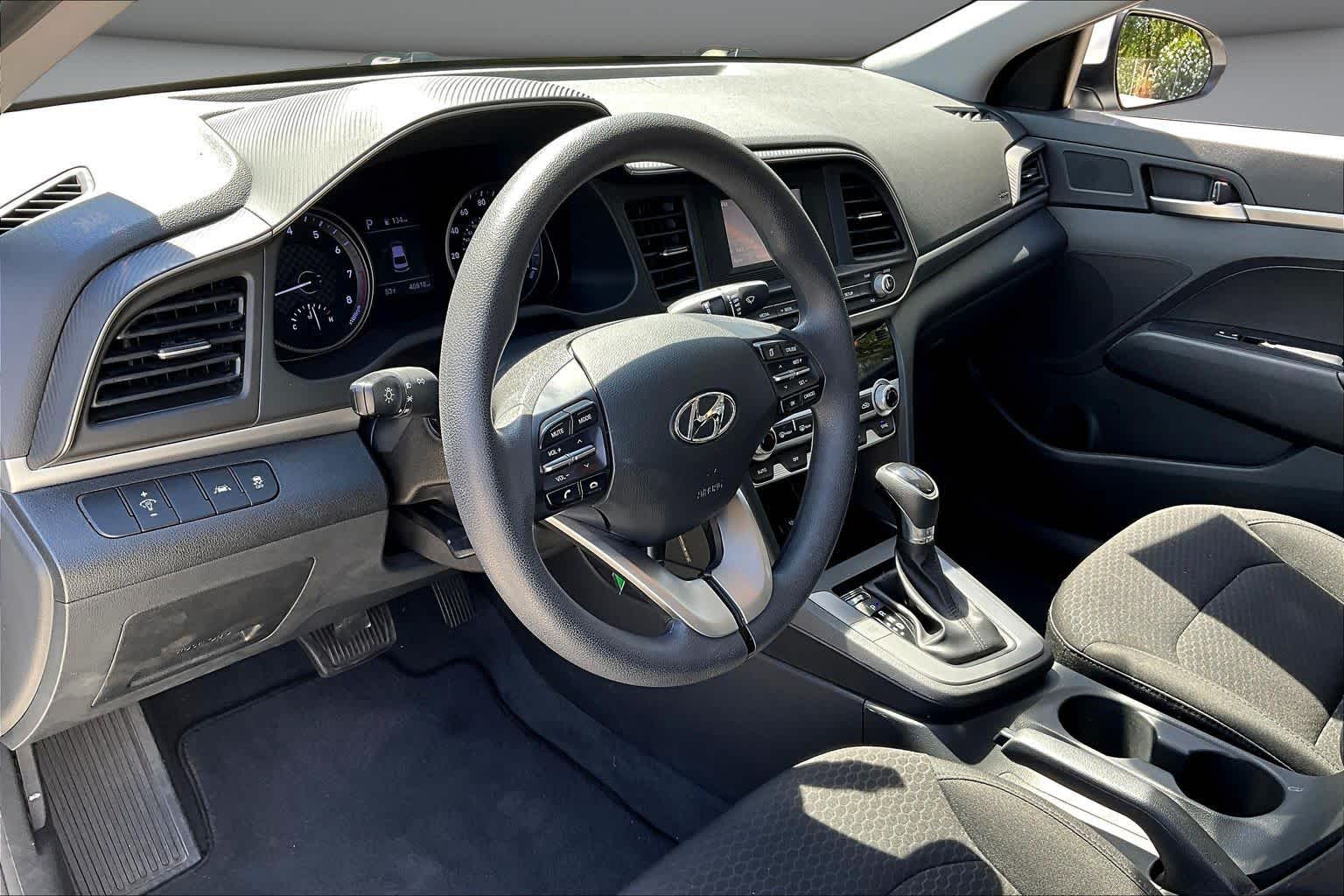 2020 Hyundai Elantra SE