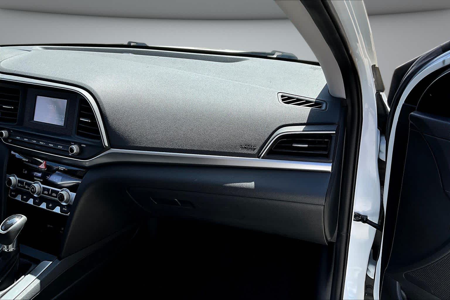 2020 Hyundai Elantra SE