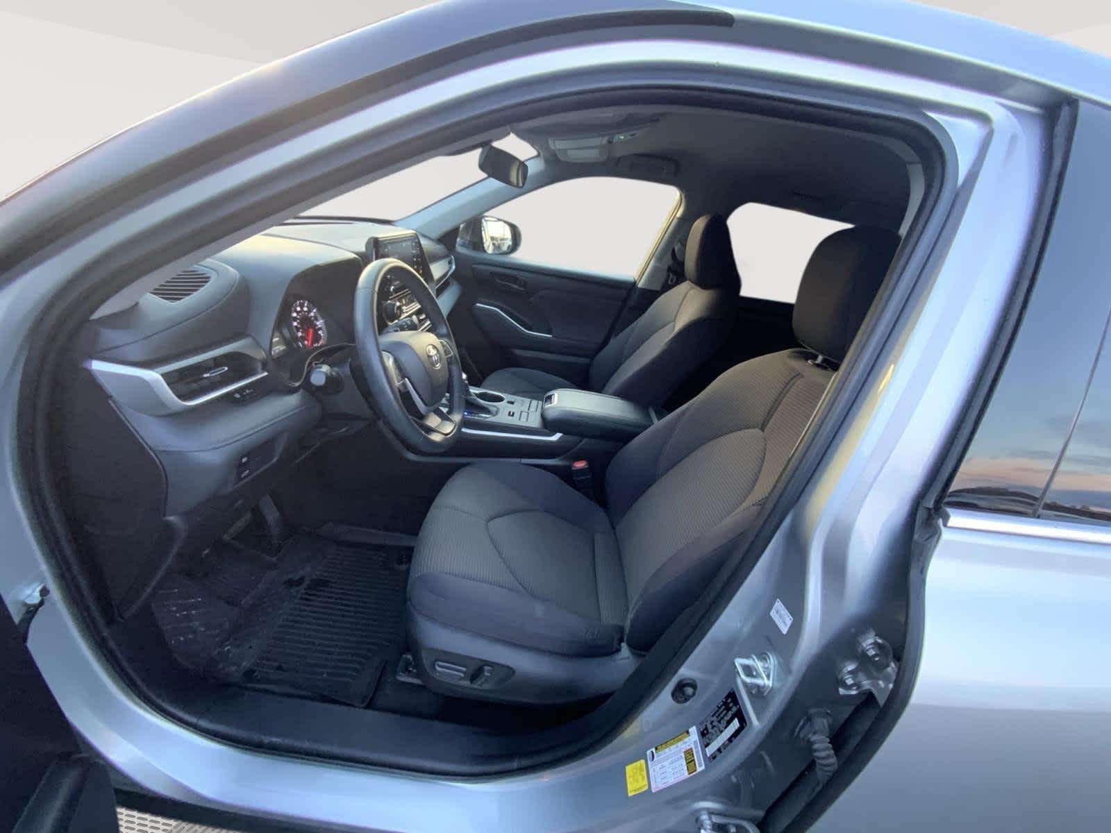 2022 Toyota Highlander LE