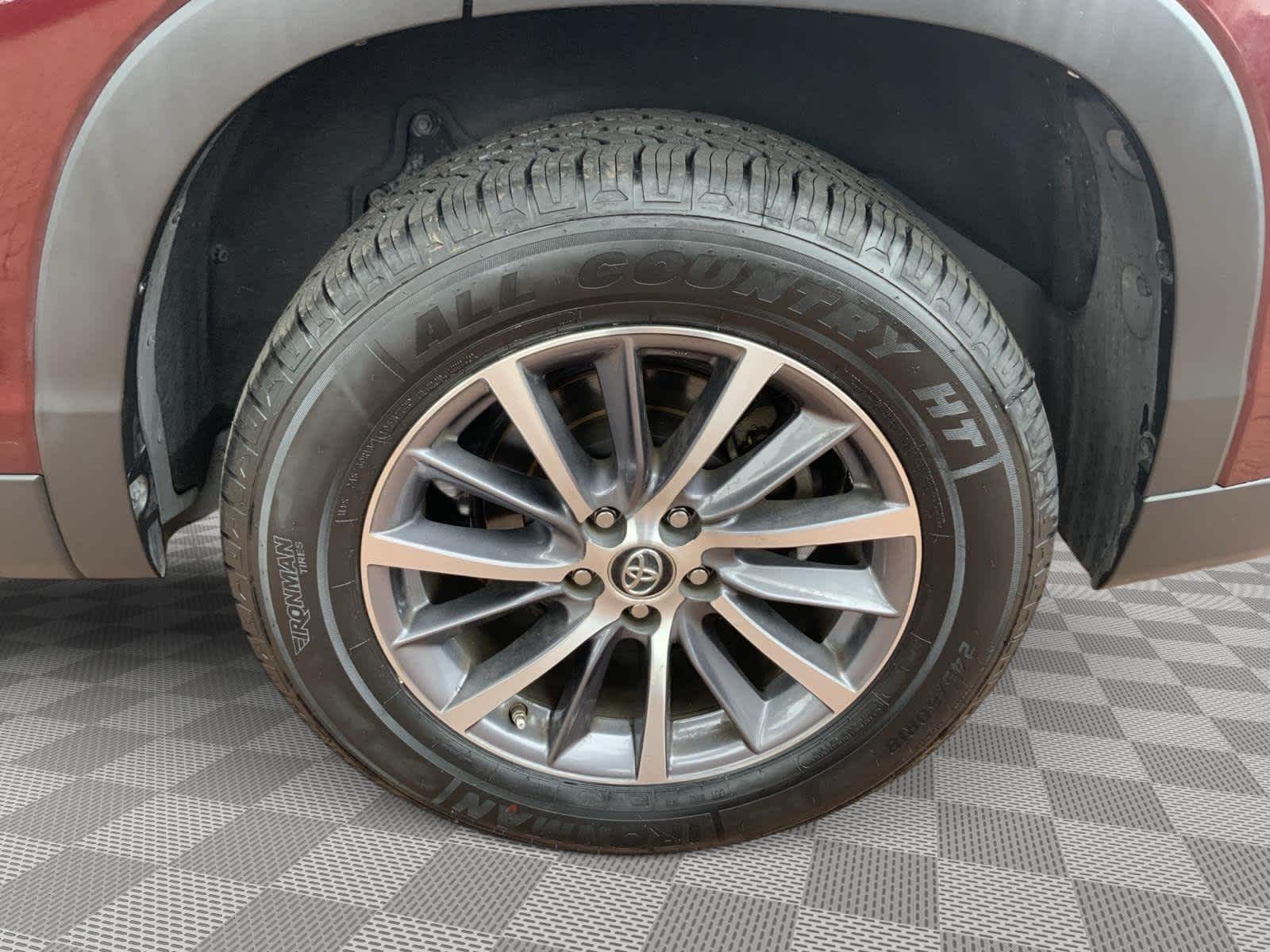 2019 Toyota Highlander SE