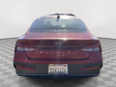 2025 Hyundai Elantra SE