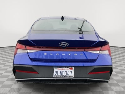 2025 Hyundai Elantra SE