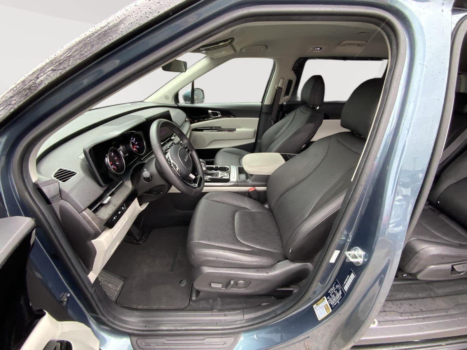 2024 Kia Carnival EX