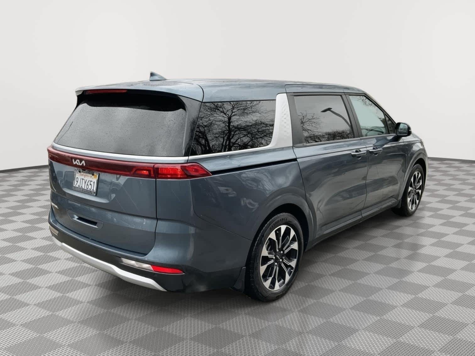 2024 Kia Carnival EX