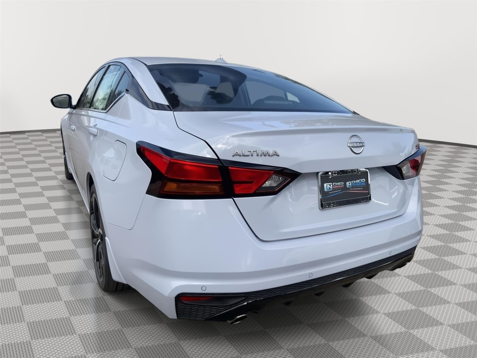 2025 Nissan Altima SR