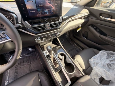 2025 Nissan Altima SR