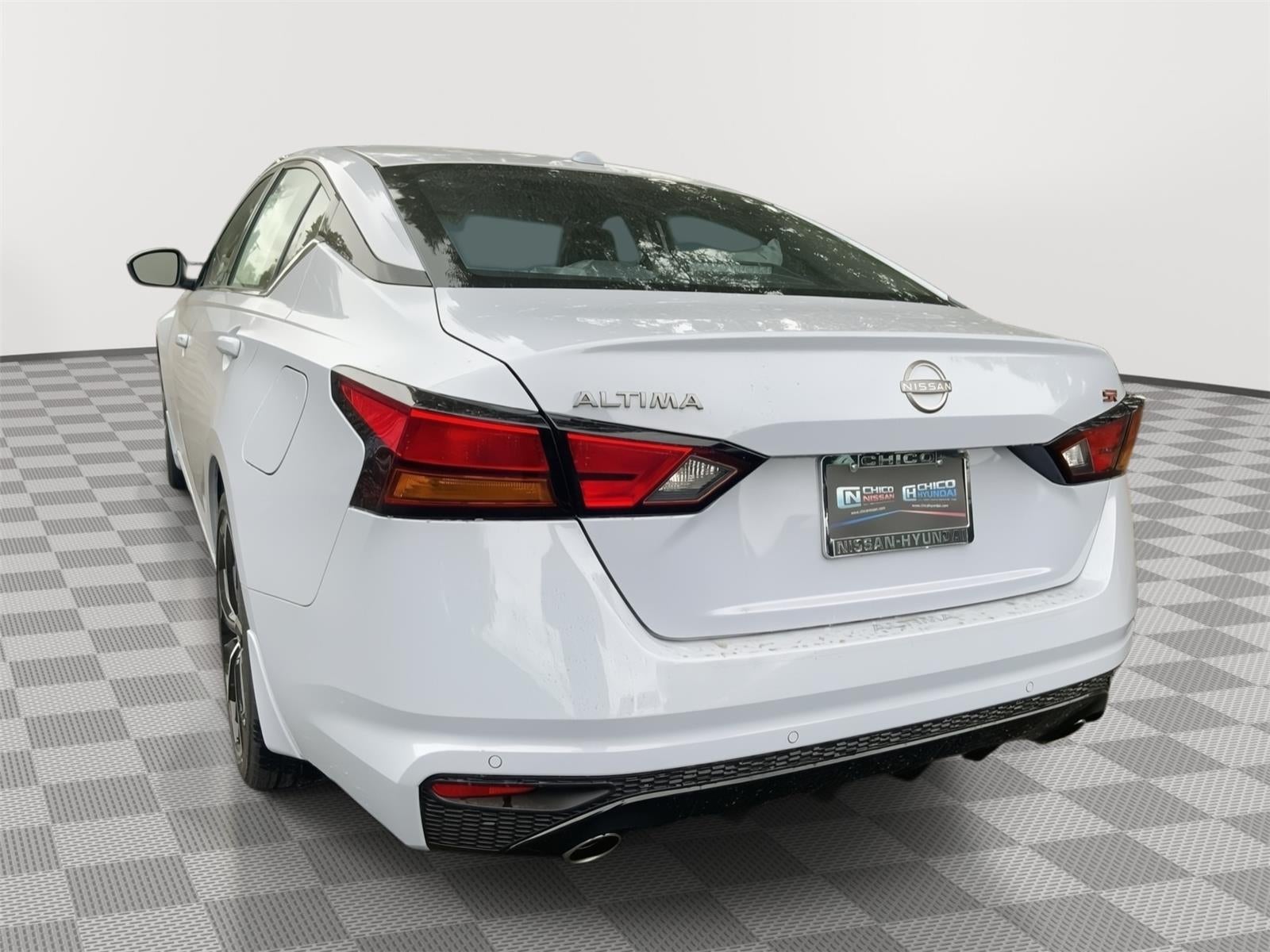 2025 Nissan Altima SR