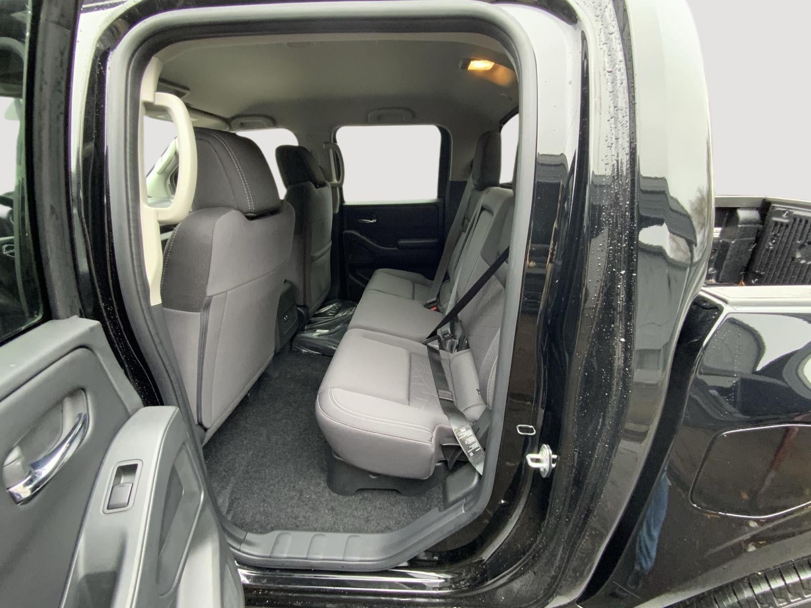 2025 Nissan Frontier Crew Cab SV