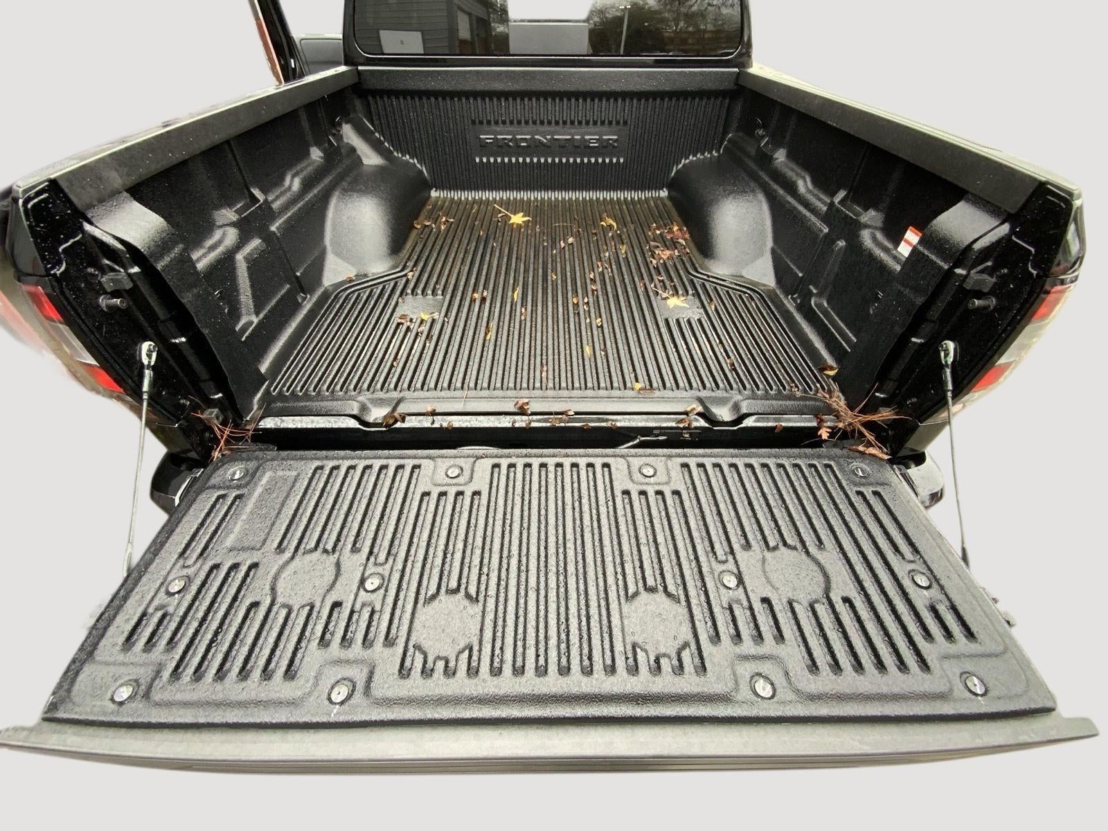 2025 Nissan Frontier Crew Cab SV