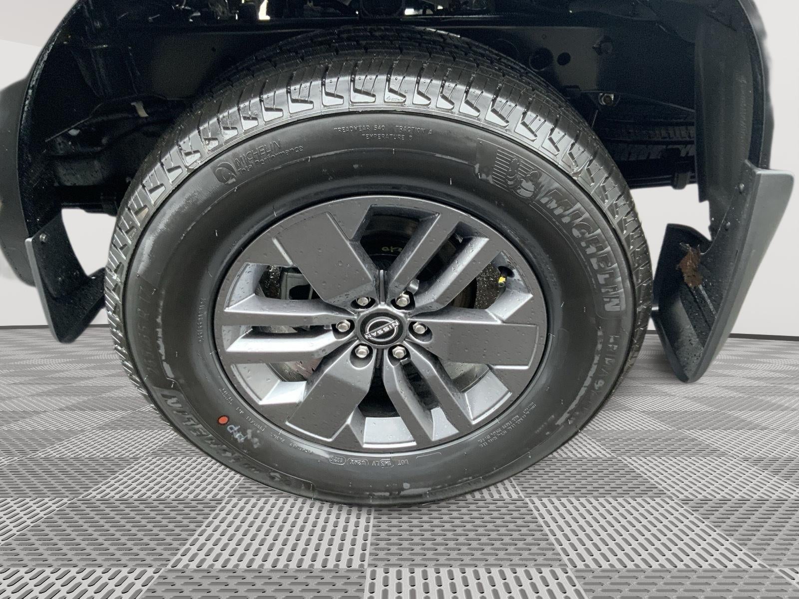 2025 Nissan Frontier Crew Cab SV