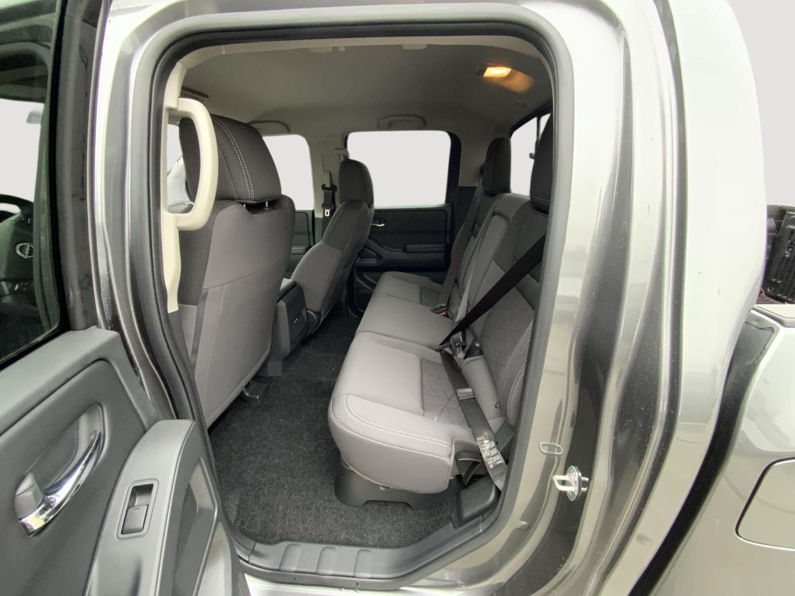 2025 Nissan Frontier Crew Cab SV