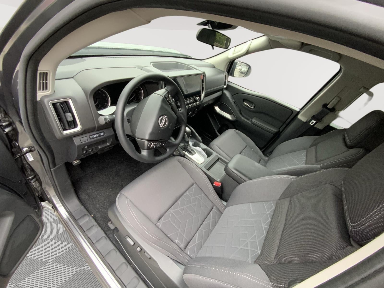 2025 Nissan Frontier Crew Cab SV