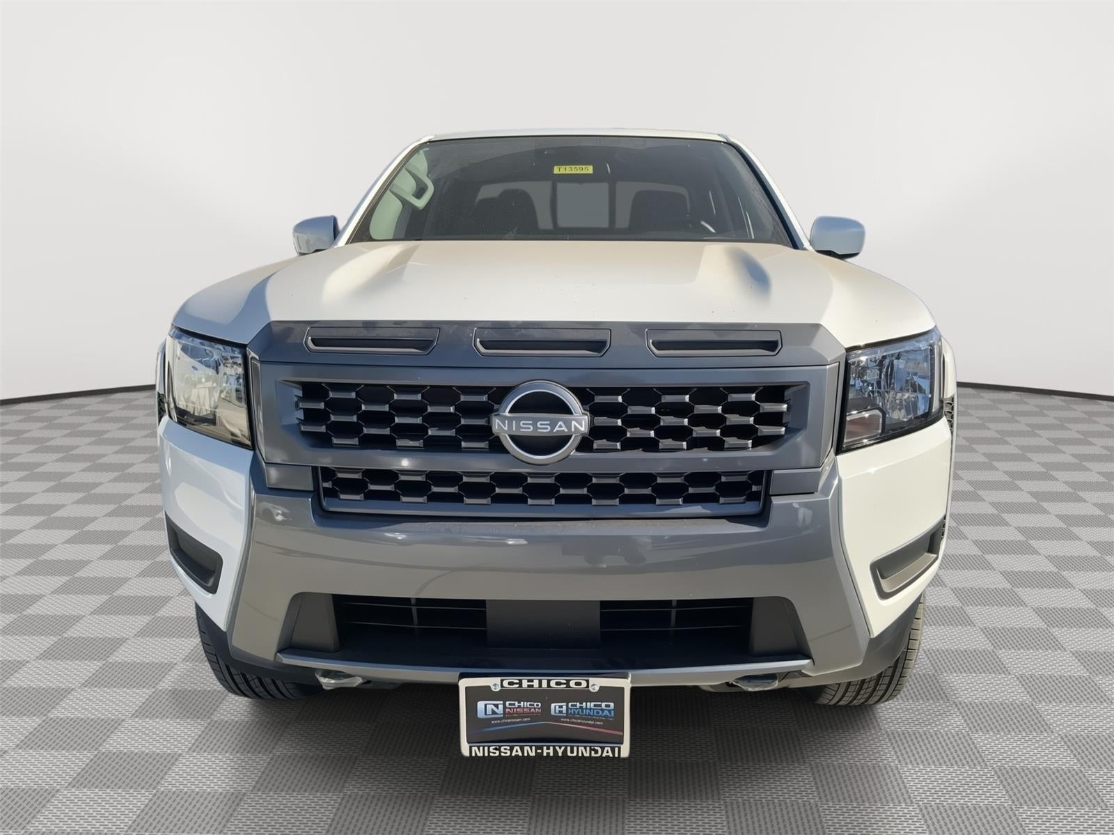 2025 Nissan Frontier Crew Cab SV