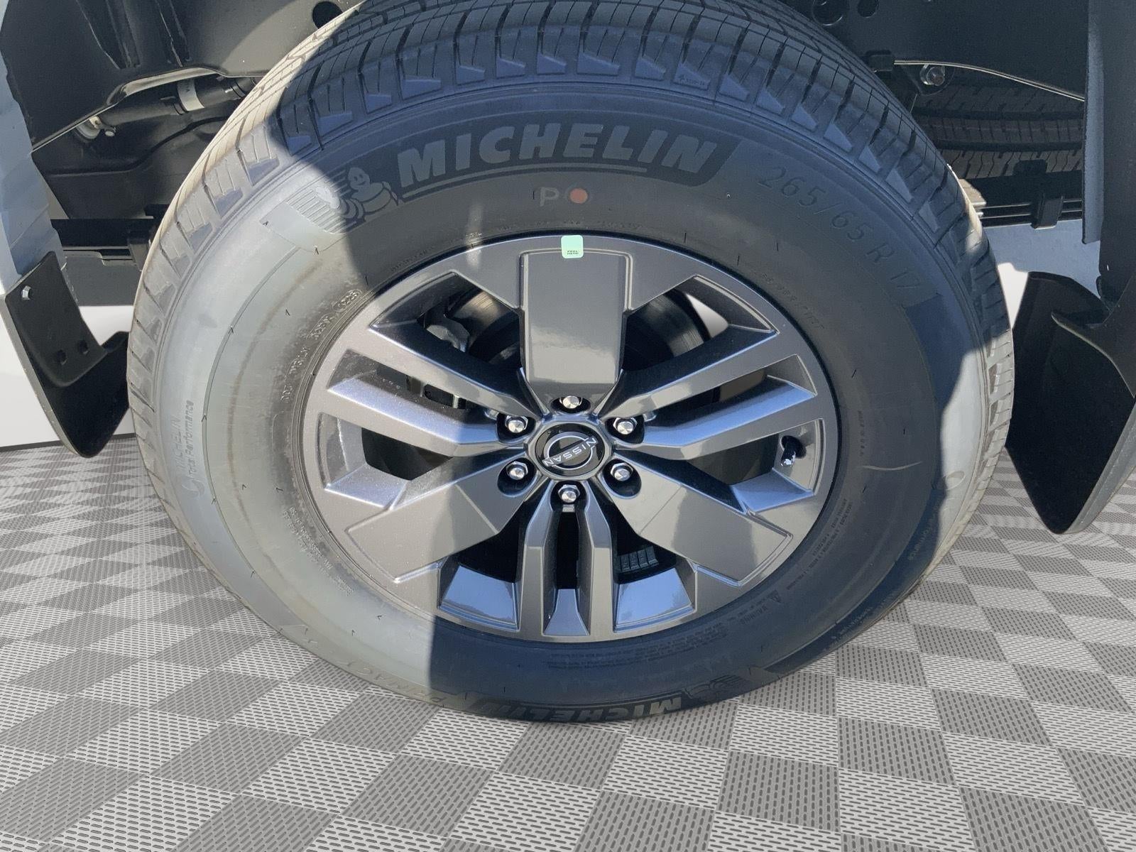 2025 Nissan Frontier Crew Cab SV