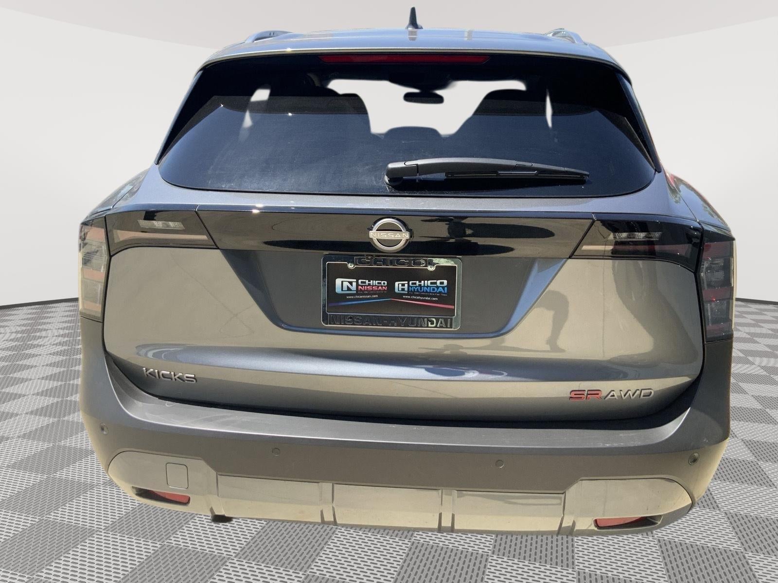 2025 Nissan Kicks SR