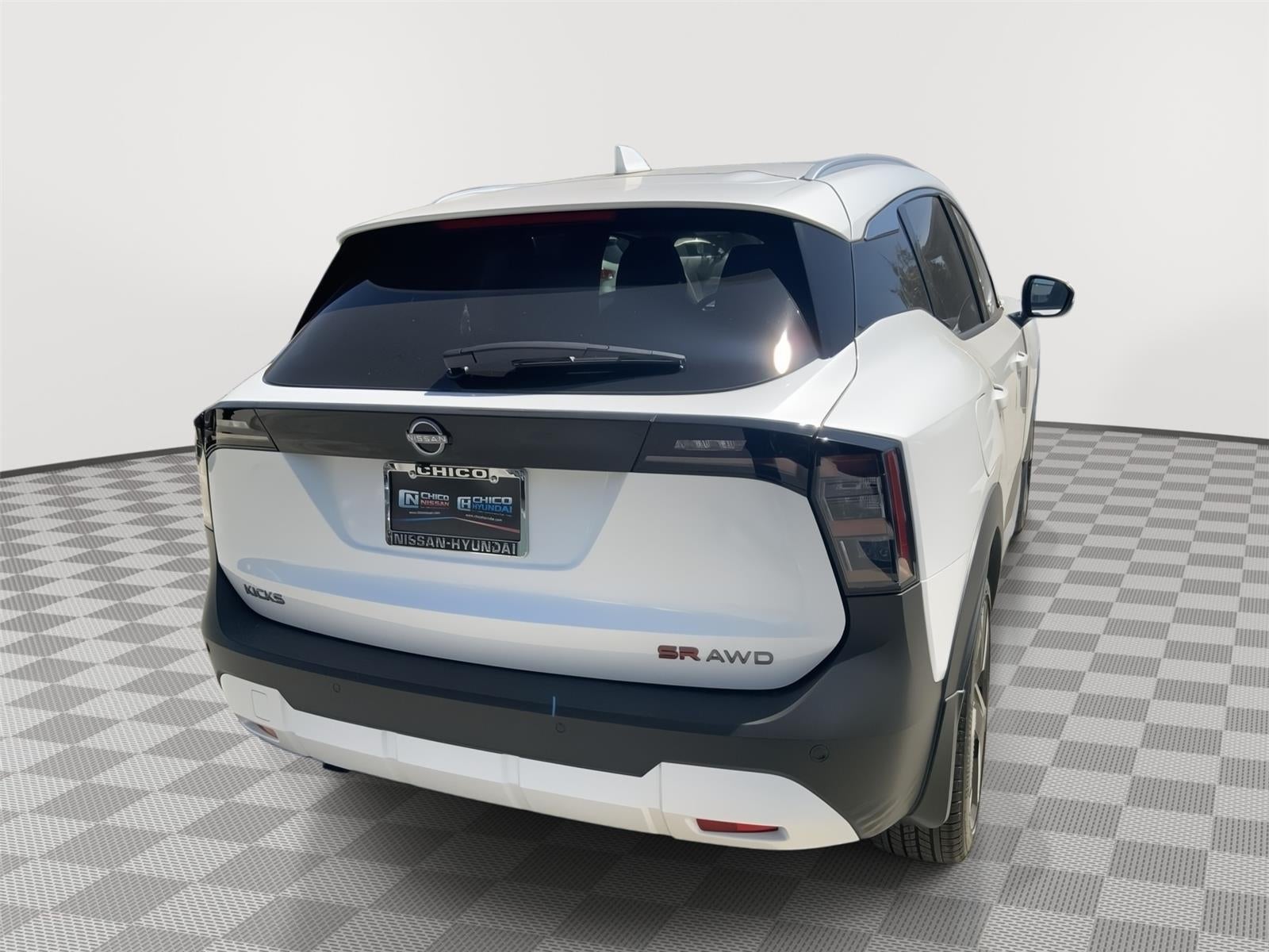 2025 Nissan Kicks SR