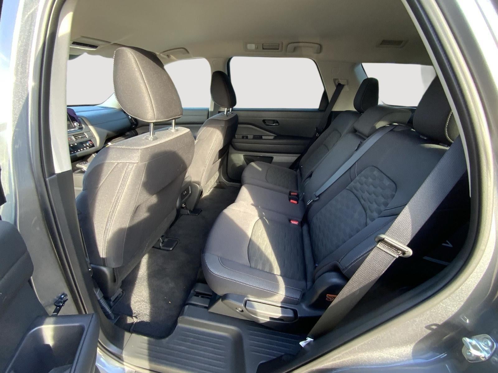 2025 Nissan Pathfinder S