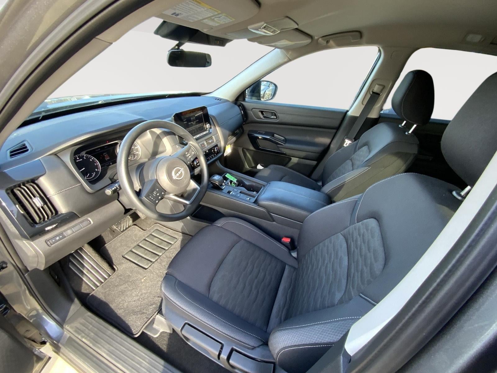 2025 Nissan Pathfinder S