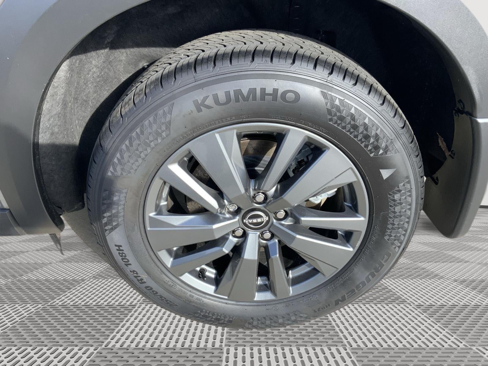 2025 Nissan Pathfinder S