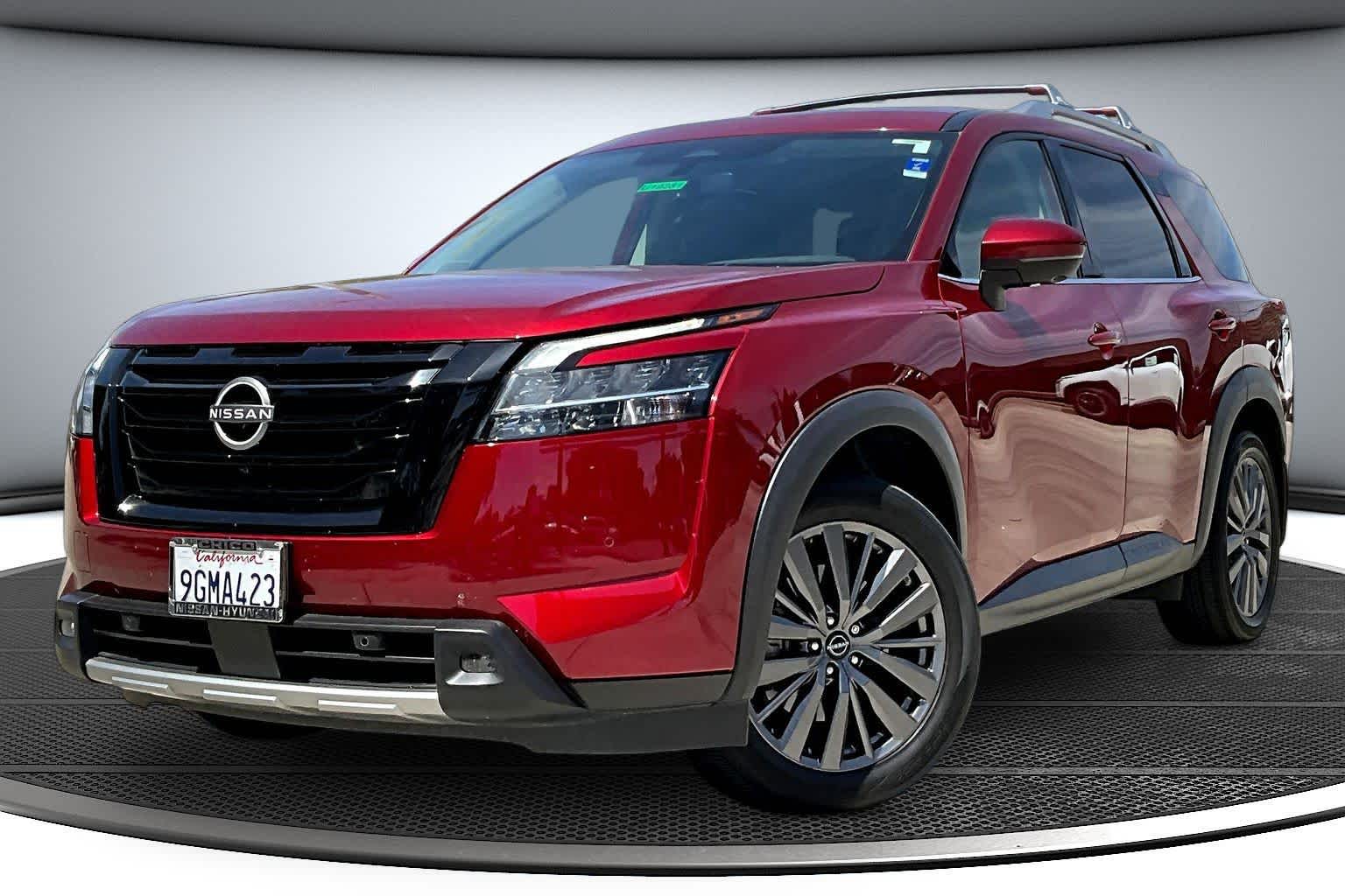 2023 Nissan Pathfinder SL 2WD's photo