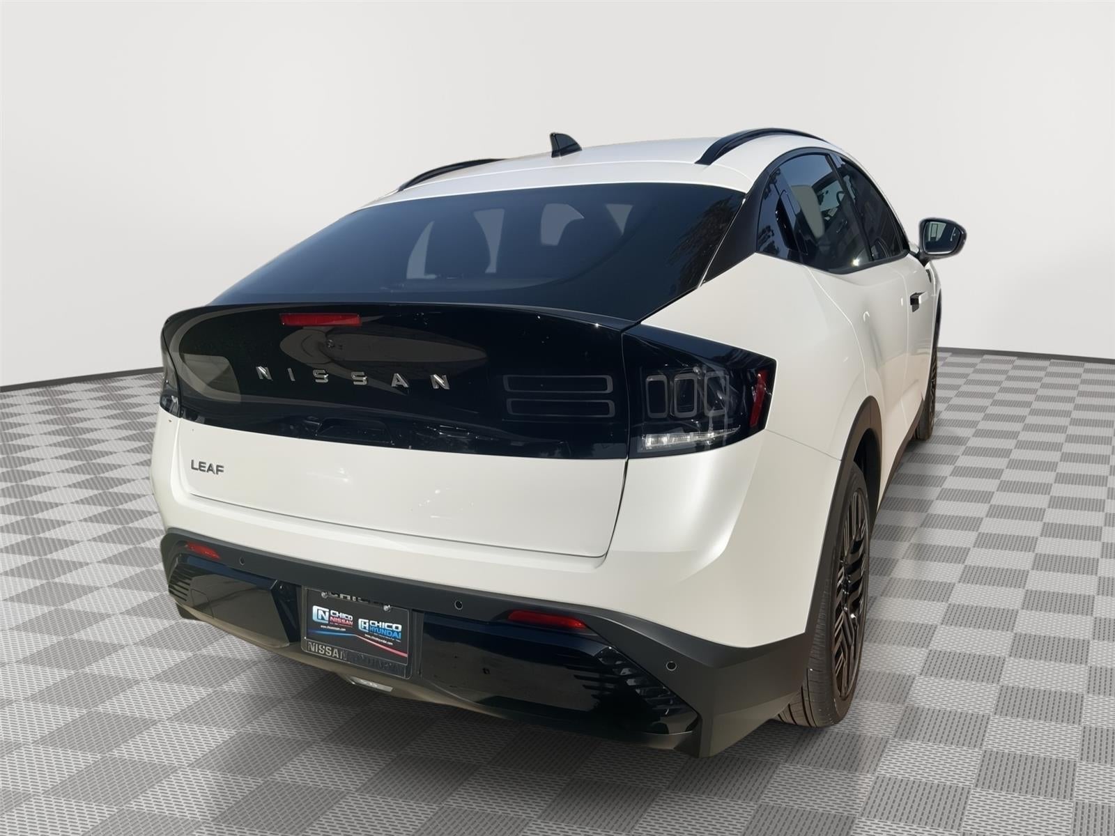 2026 Nissan LEAF Platinum+