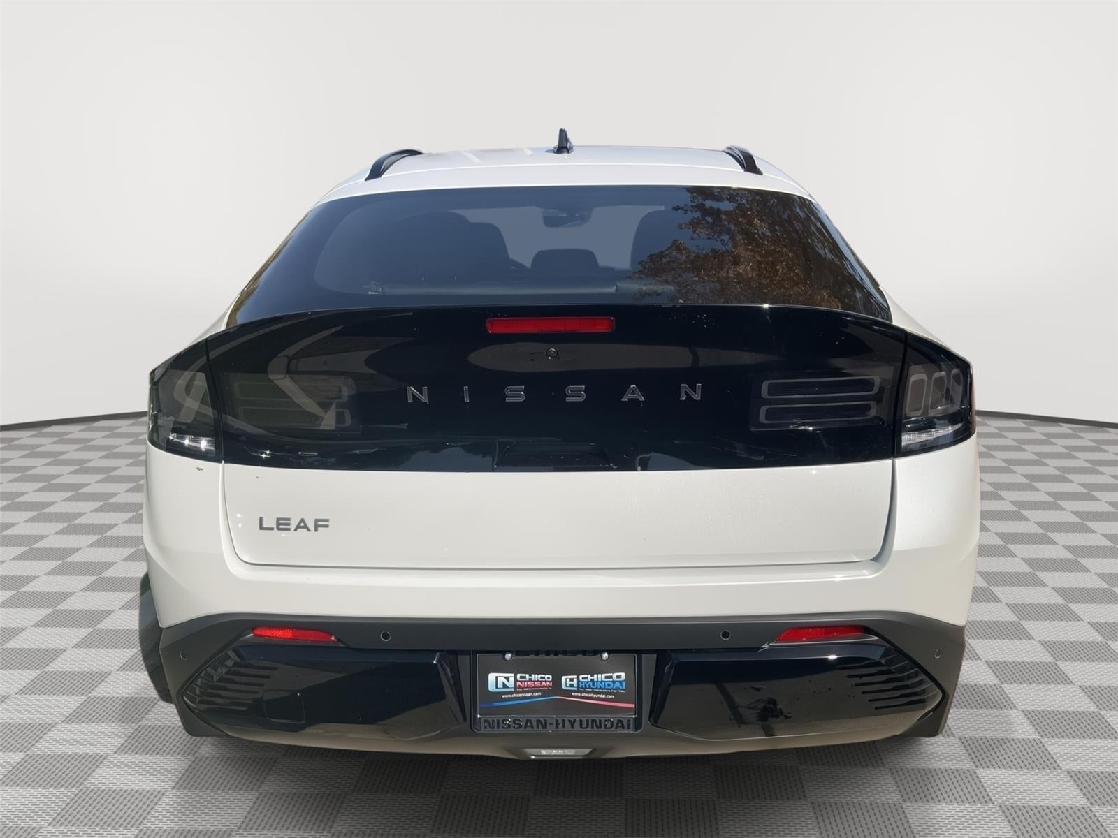 2026 Nissan LEAF Platinum+