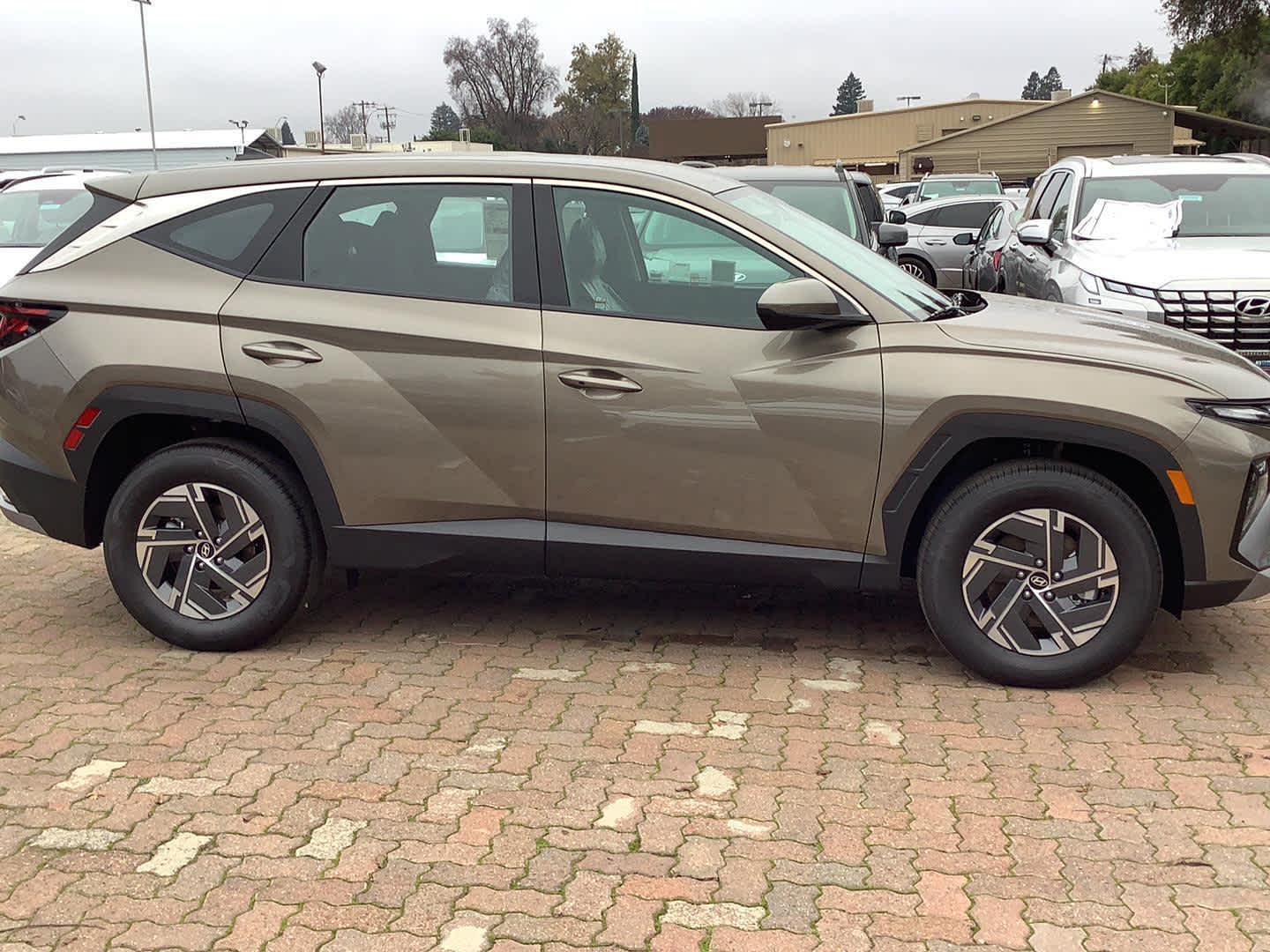 2026 Hyundai Tucson Hybrid Blue SE