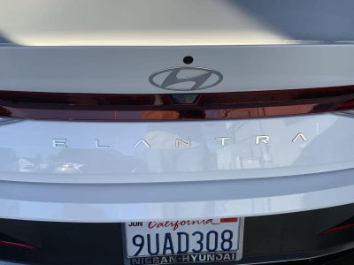 2025 Hyundai Elantra SE