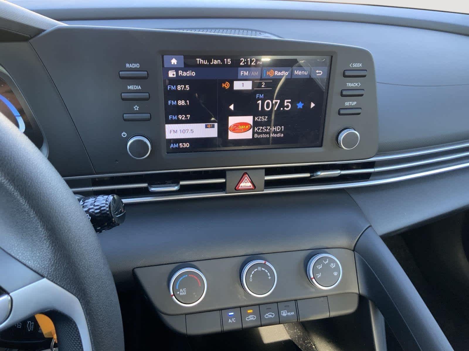 2025 Hyundai Elantra SE