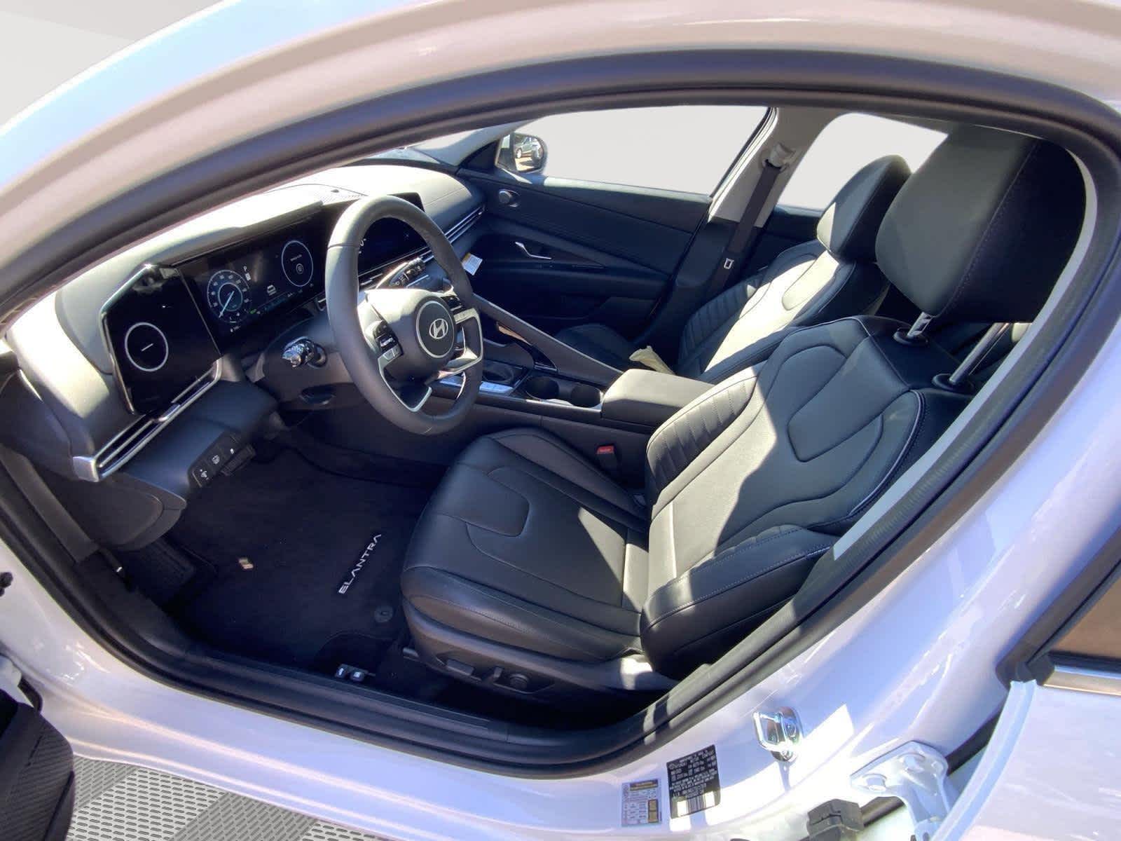 2025 Hyundai Elantra Hybrid Limited