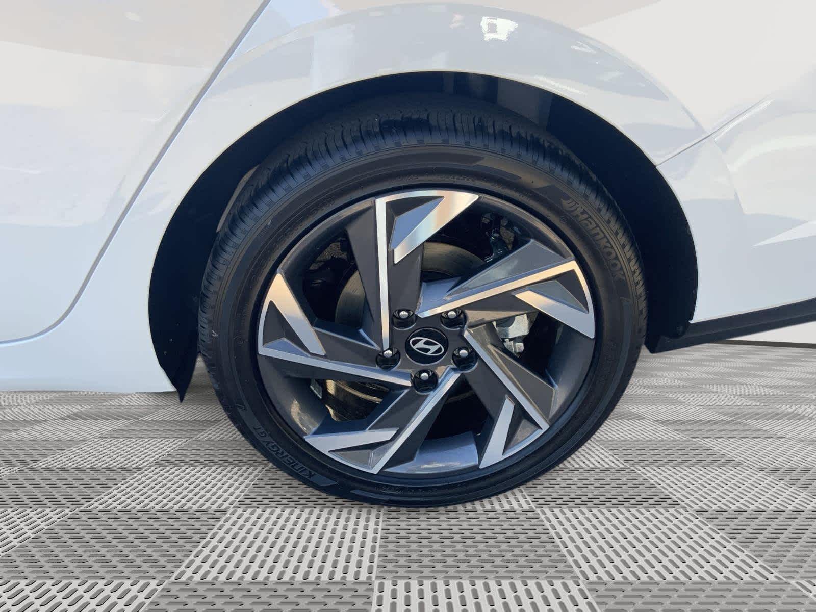 2025 Hyundai Elantra Hybrid Limited