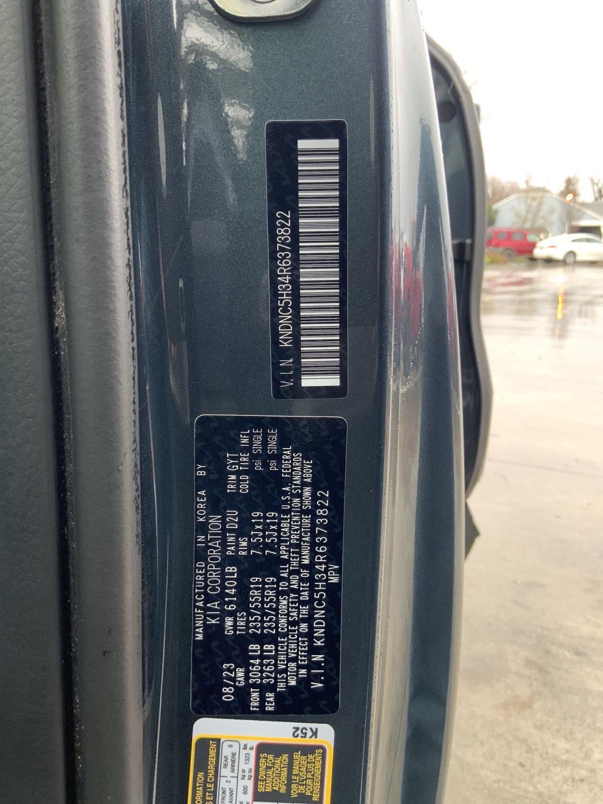 2024 Kia Carnival EX