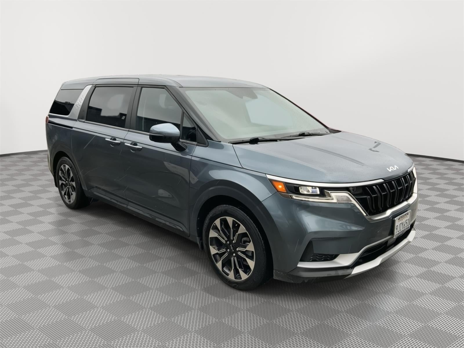 2024 Kia Carnival EX